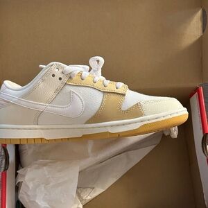 Nike dunk low SE size 8 - UNWORN SHIPS 1/12